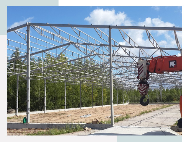 Строительство конюшен в Кстово от 611 руб. под ключ